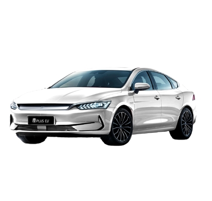 BYD'nin en çok satan elektrikli aile sedanı olan Qin plus EV, 500 km'lik menzilli.