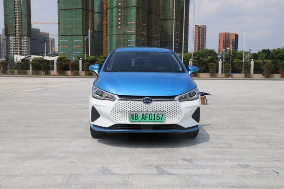 BYD'in en çok satan elektrikli taksi, yeni e6, 500 km'lik bir menzile sahip.