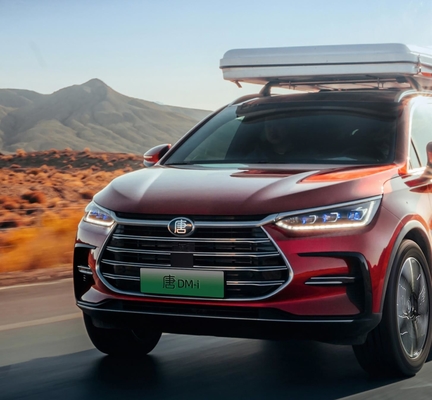 BYD'nin büyük süper hibrit şehir SUV'su Tang Dmi, yıkıma uğrar.