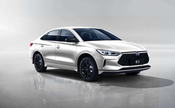 Çin'de yapılmış, 401 km menzile sahip BYD Saf Elektrikli Araç e3 Şehir Paylaşım Aracı