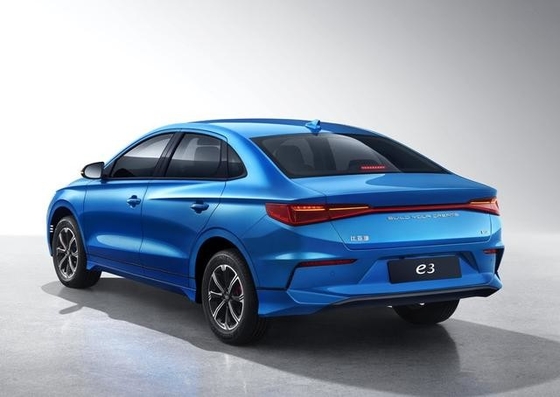 Çin'de yapılmış, 401 km menzile sahip BYD Saf Elektrikli Araç e3 Şehir Paylaşım Aracı